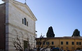 Nel Cuore Di PisaMonolocale In Palazzo Storico.